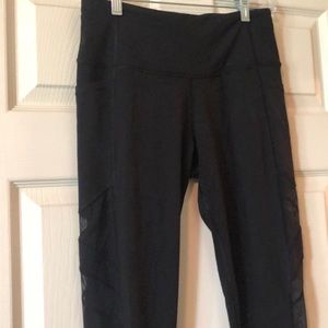 Victoria’s Secret mesh workout leggings 🏋🏻‍♀️